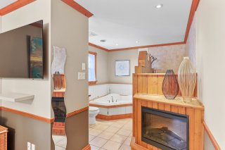 Ensuite bathroom