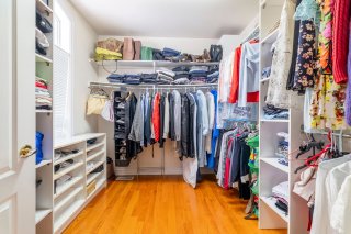 Walk-in closet