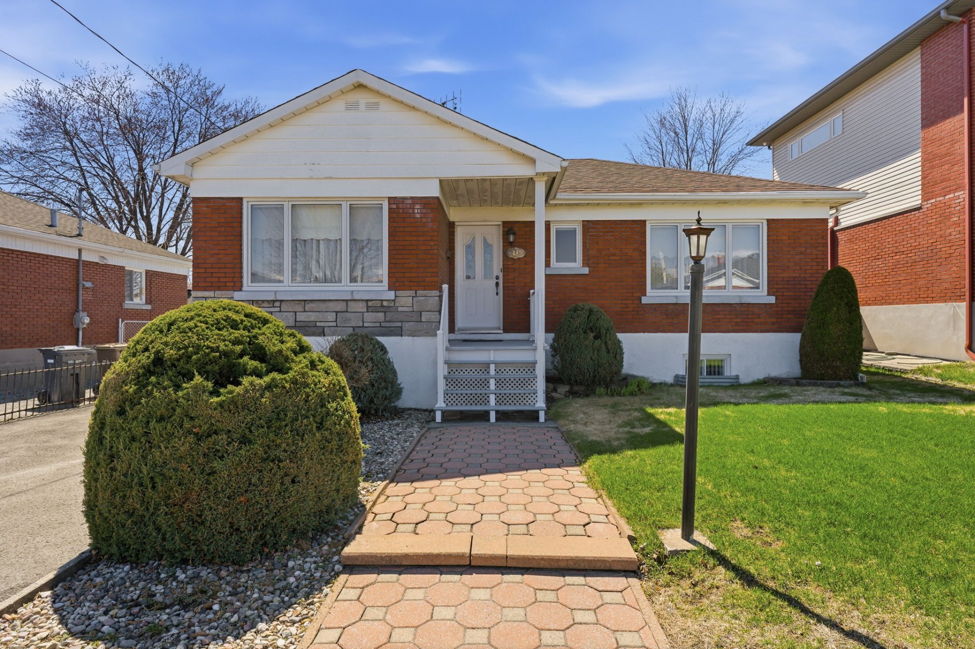 48 Rue St-Luc