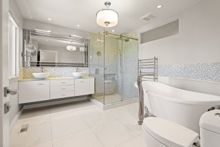 Ensuite bathroom