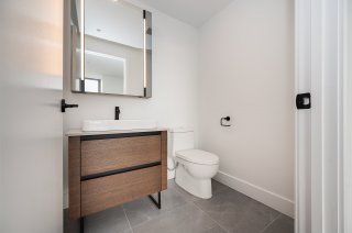 Salle de bains attenante à la CCP