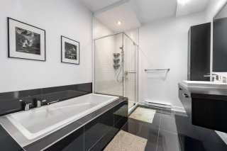 Ensuite bathroom