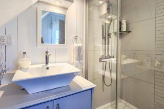 Ensuite bathroom