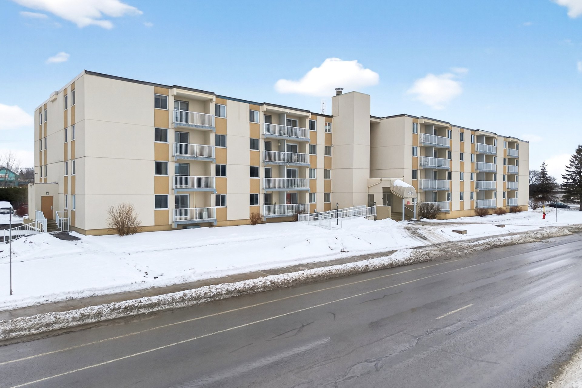 #214 - 450 Boul. Wilfrid-Lavigne