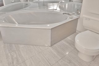 Salle de bains attenante à la CCP