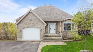 8555 Rue du Cordier