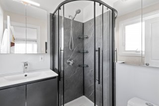 Ensuite bathroom