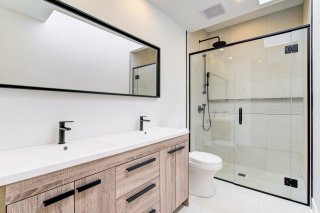 Salle de bains attenante à la CCP