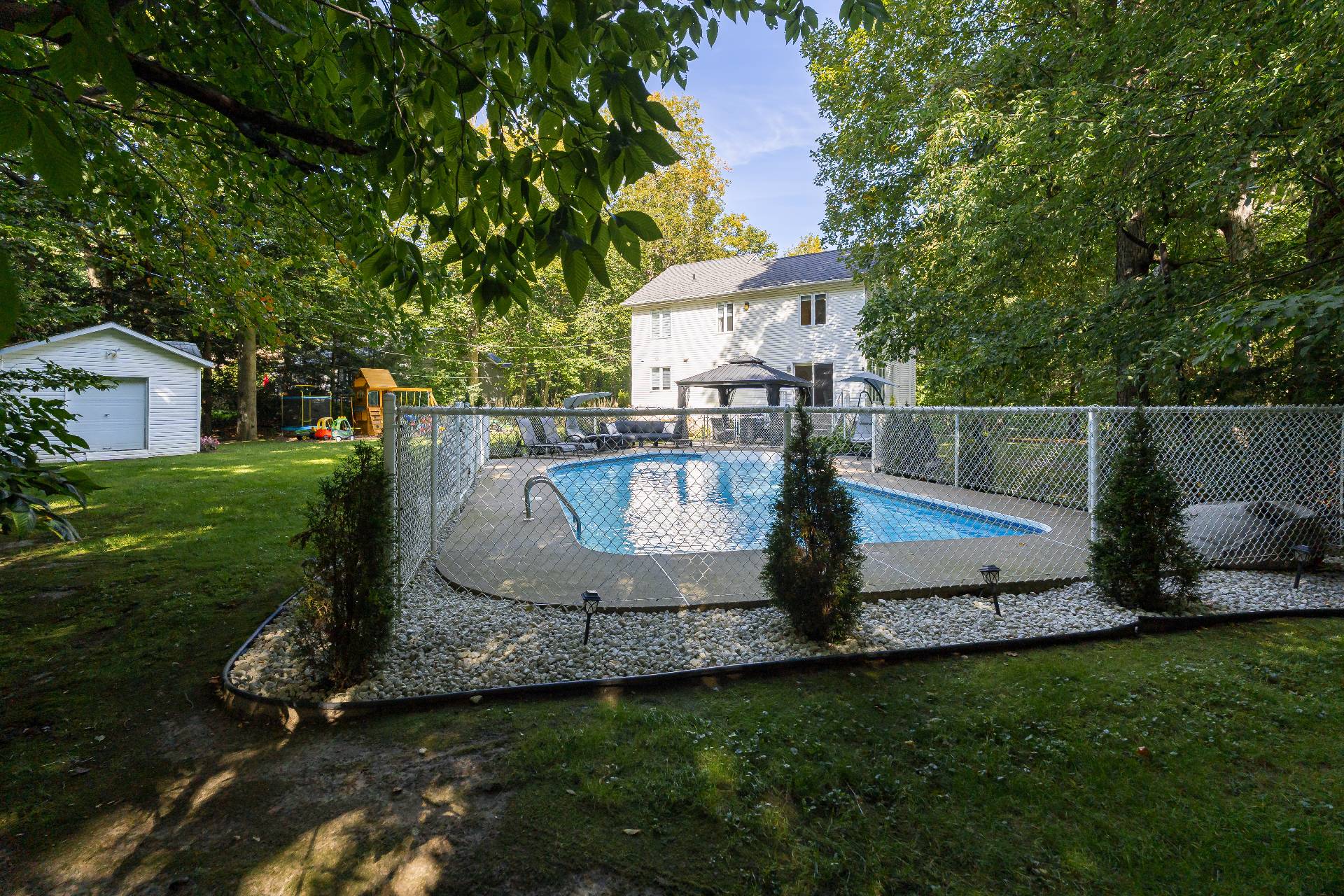 1037 Rue Maple Ridge — photo 2