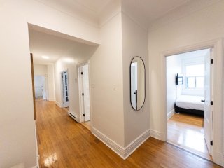 #17-2075 Av. Lincoln Montréal (Ville-Marie)