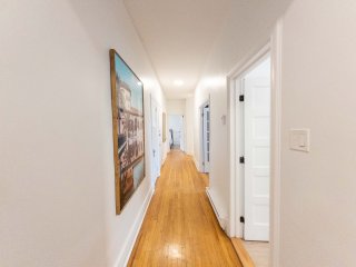 #17-2075 Av. Lincoln Montréal (Ville-Marie)