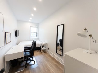 #17-2075 Av. Lincoln Montréal (Ville-Marie)