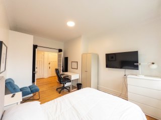 #17-2075 Av. Lincoln Montréal (Ville-Marie)