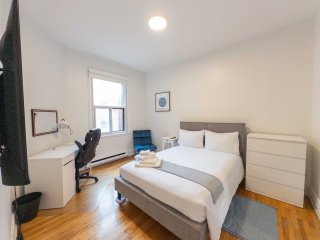 #17-2075 Av. Lincoln Montréal (Ville-Marie)