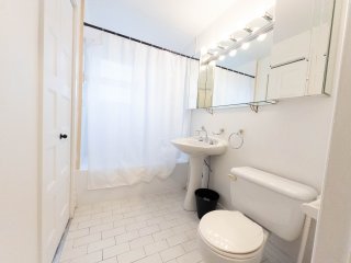 #17-2075 Av. Lincoln Montréal (Ville-Marie)