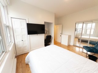 #17-2075 Av. Lincoln Montréal (Ville-Marie)