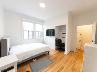 #17-2075 Av. Lincoln Montréal (Ville-Marie)