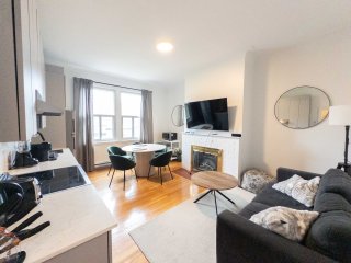 #17-2075 Av. Lincoln Montréal (Ville-Marie)