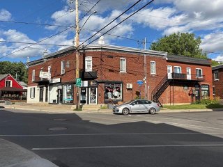 142 Boul. Ste-Rose E.