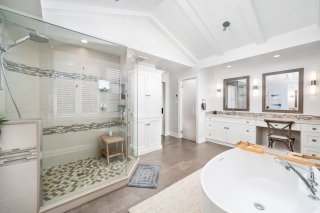 Ensuite bathroom