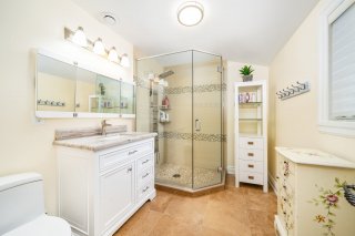Ensuite bathroom