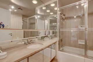 Ensuite bathroom