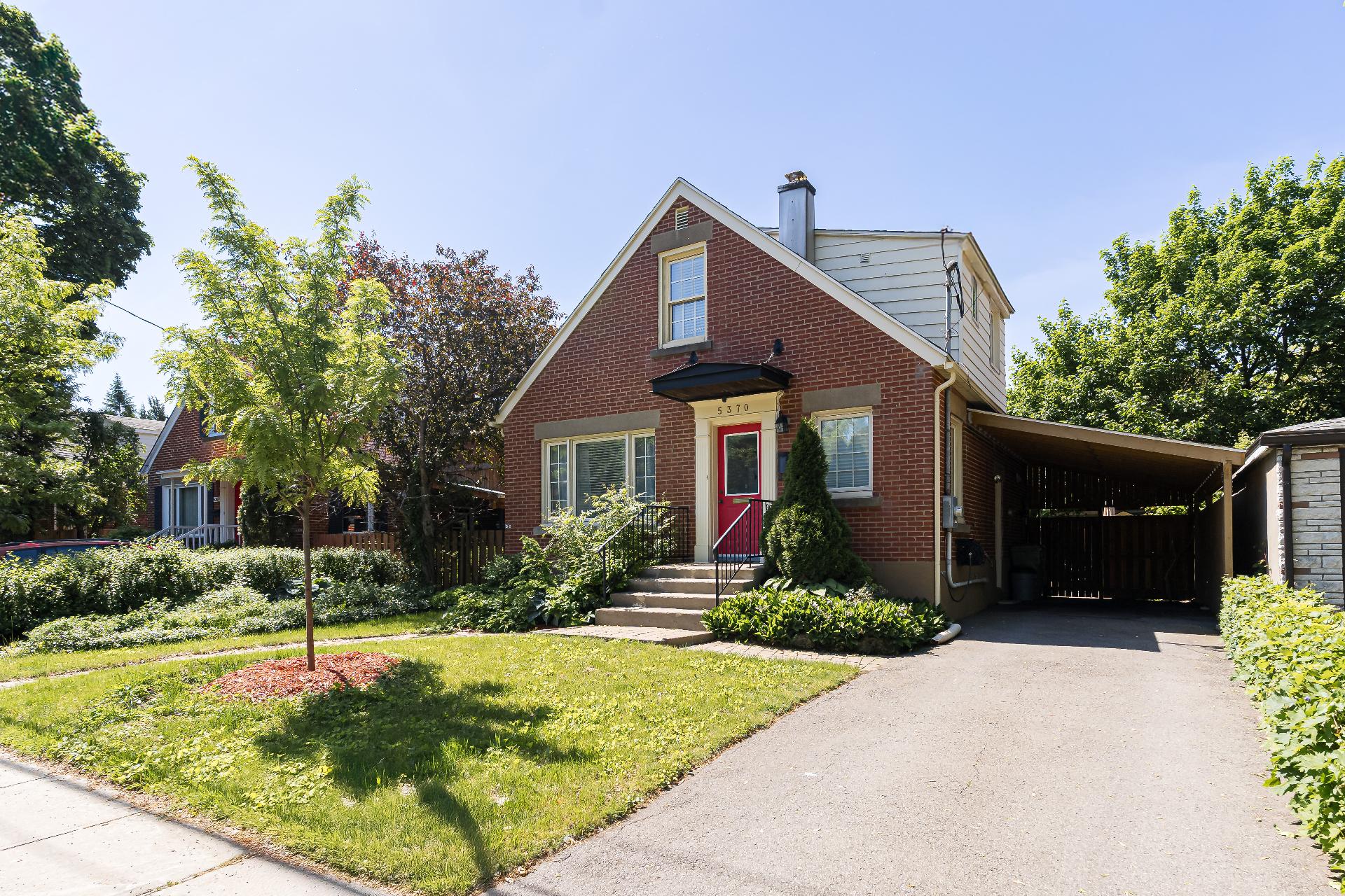 5370 Av. MacMahon