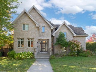 7985 Rue J.-A.-Vincent