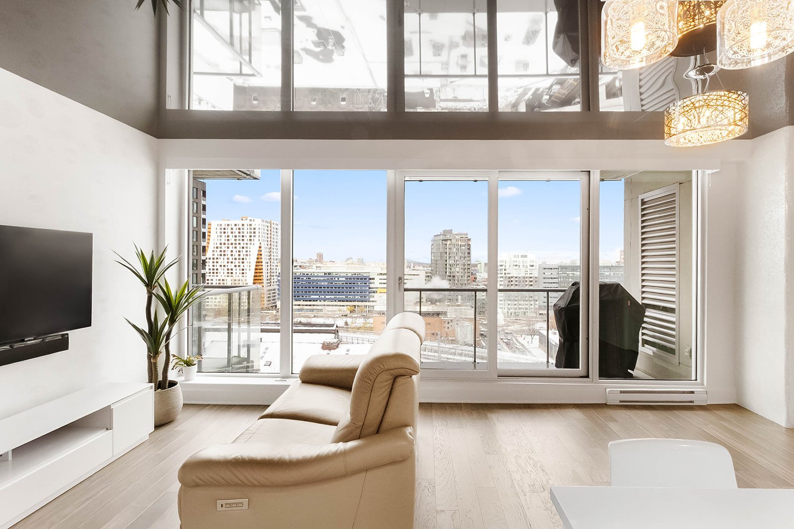 Joelle Bitar / #19755502