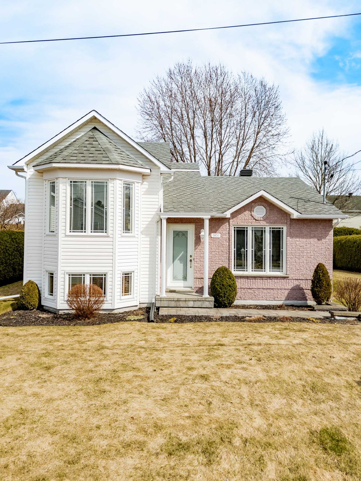 5804 Rue de la Frontière