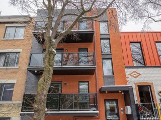 7037 Av. Bloomfield