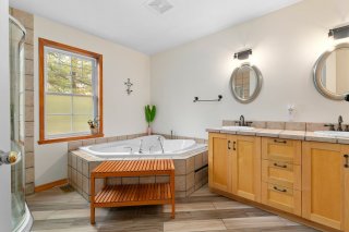 Ensuite bathroom