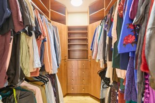 Walk-in closet