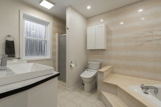 Salle de bains attenante à la CCP