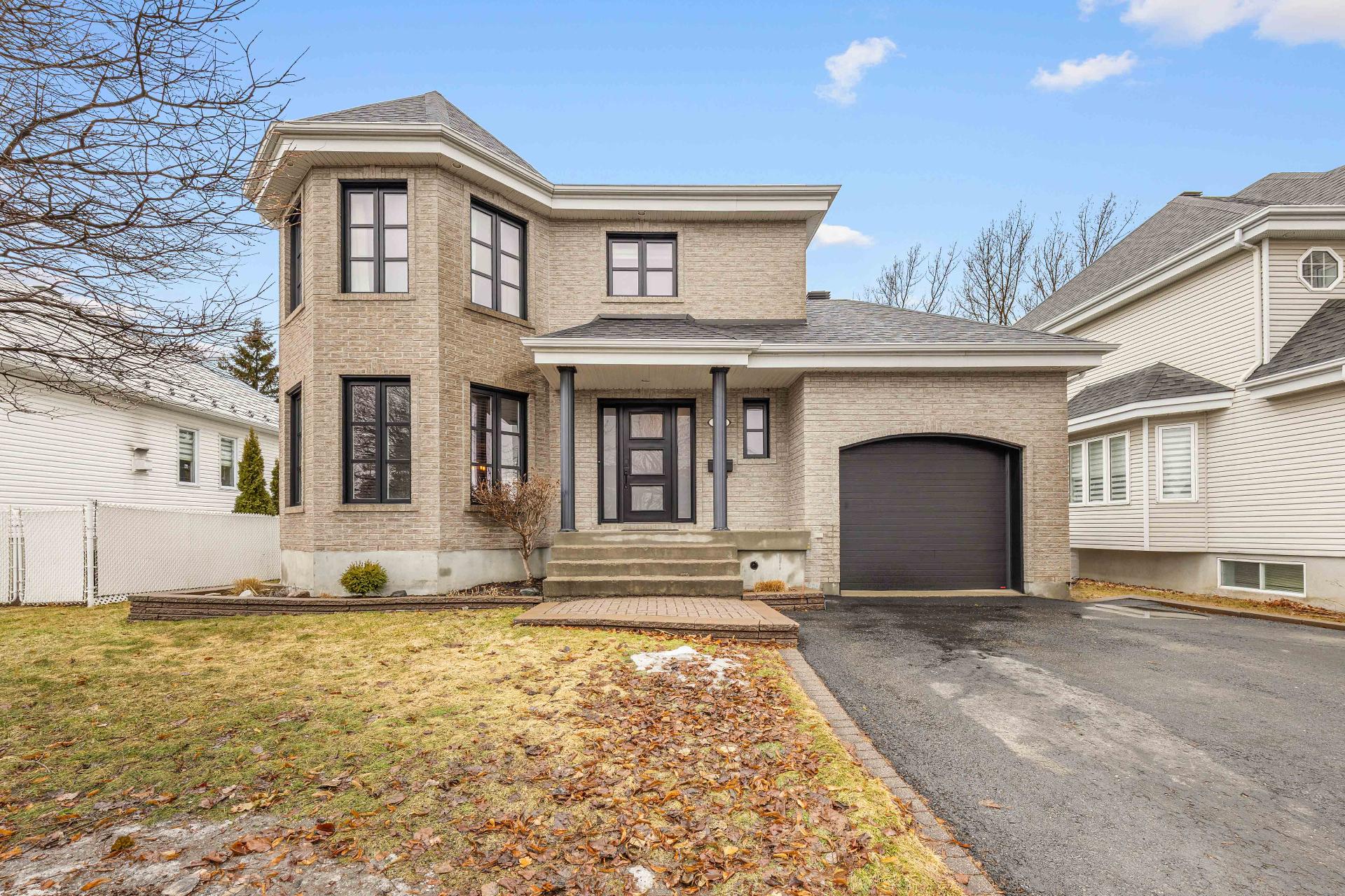 Joelle Bitar / #19883425