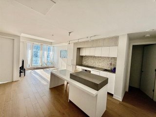 #4305 - 1188 Rue St-Antoine O.