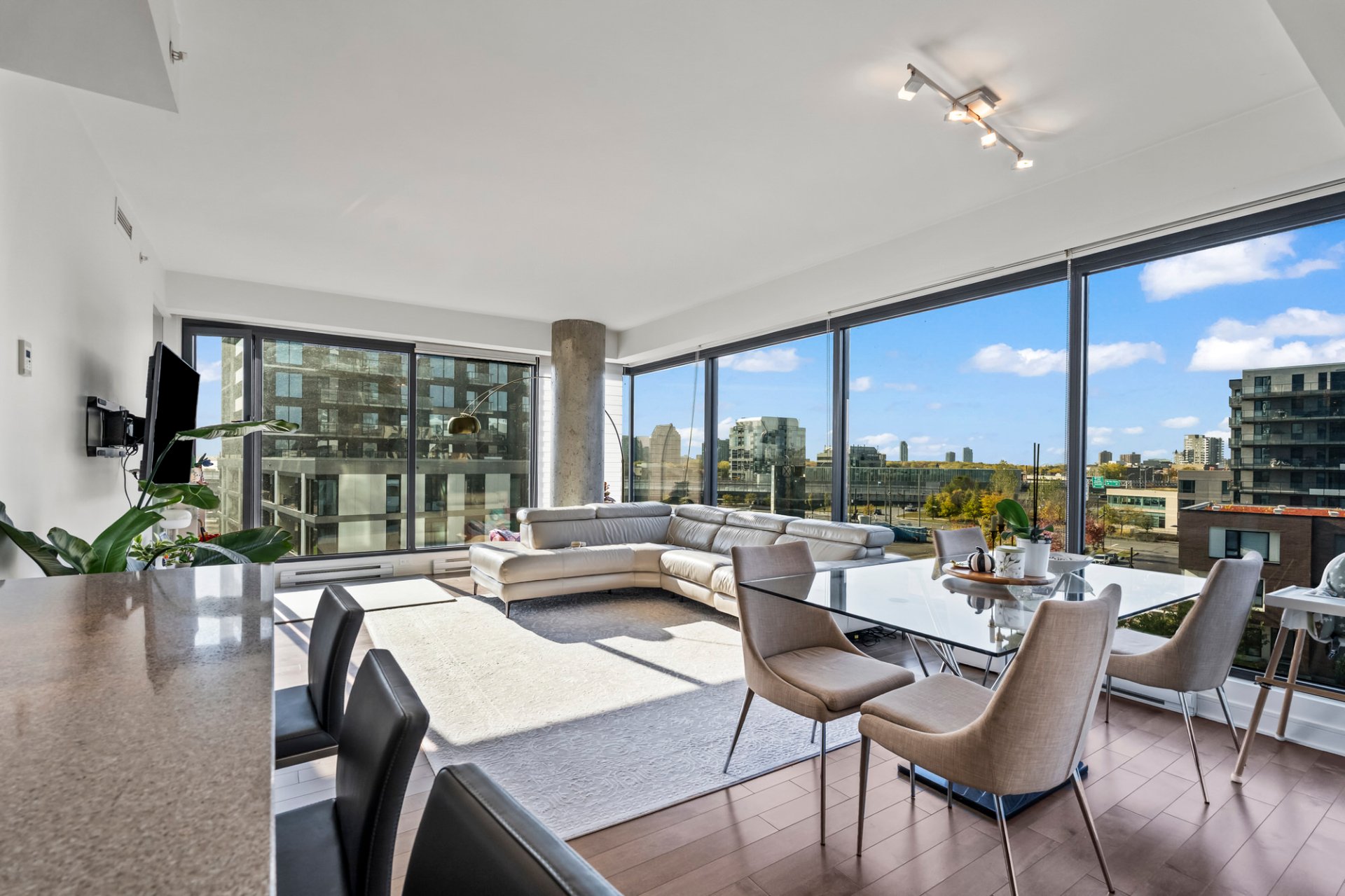 Joelle Bitar / #19906409