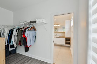 Walk-in closet