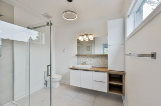 Ensuite bathroom