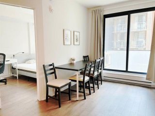 #702 - 1182 Rue Crescent