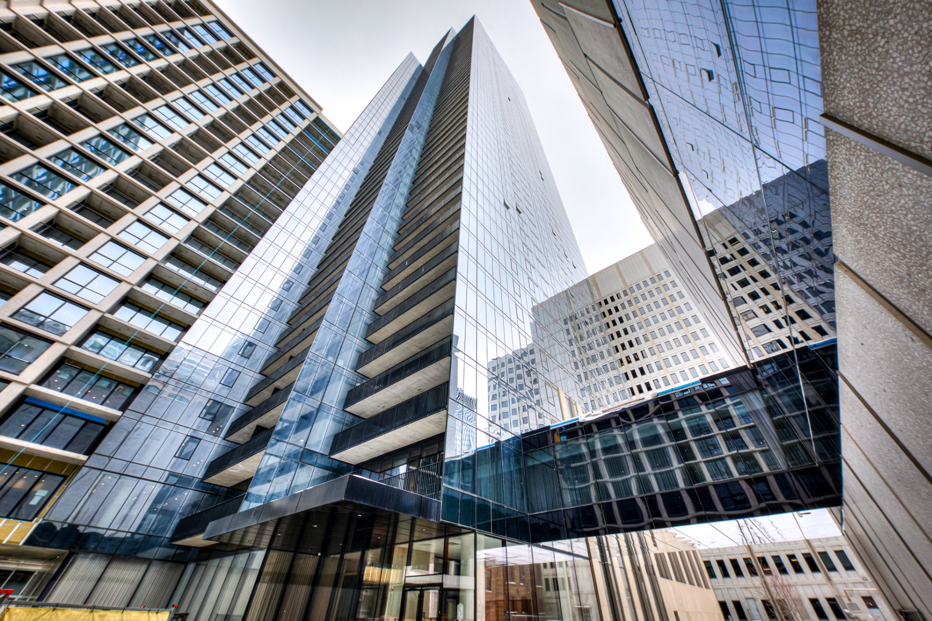 #3204 - 1205 Place Phillips