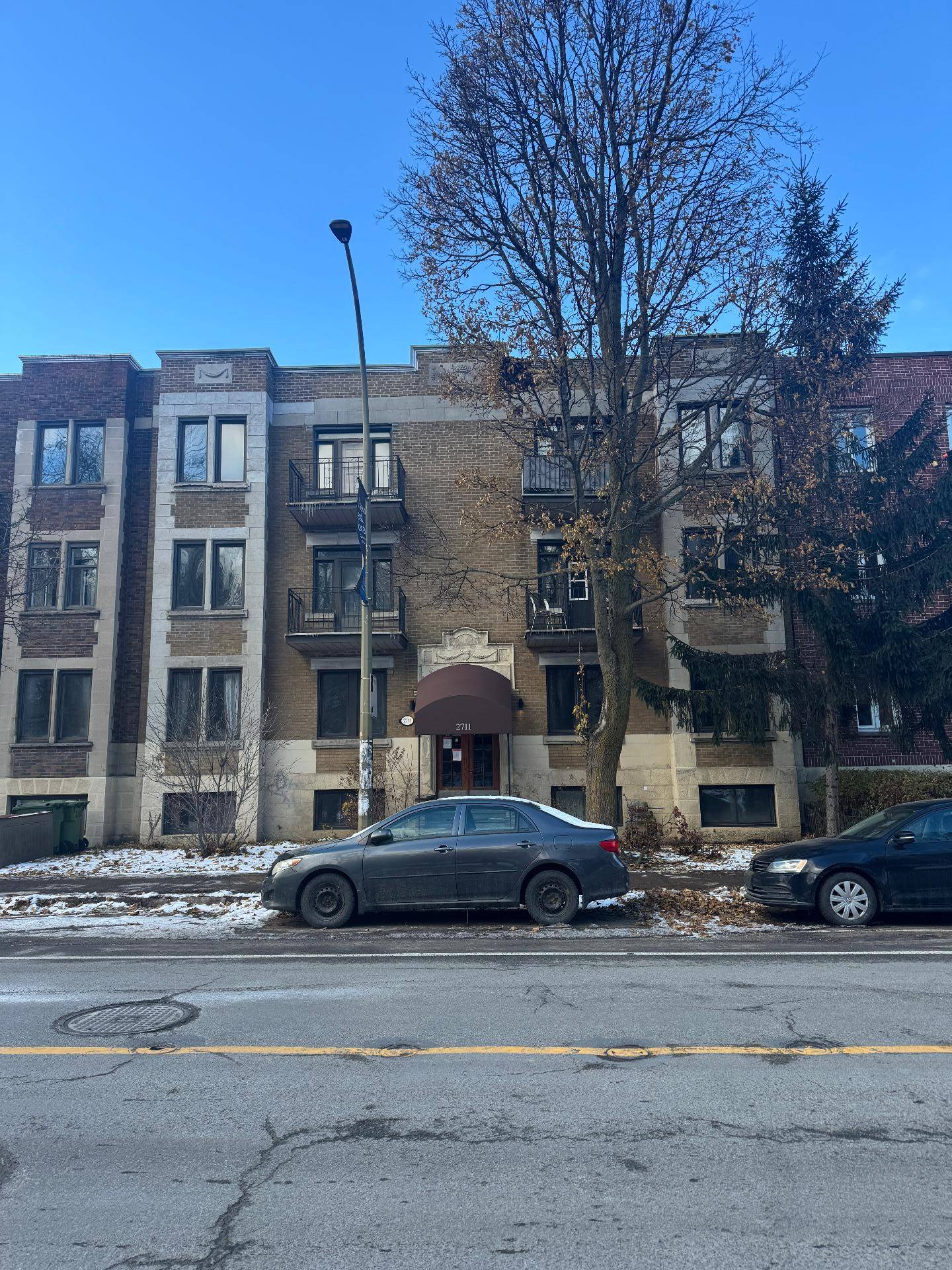 2711 Boul. Édouard-Montpetit