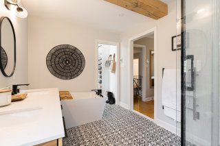 Salle de bains attenante à la CCP