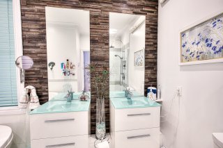 Ensuite bathroom