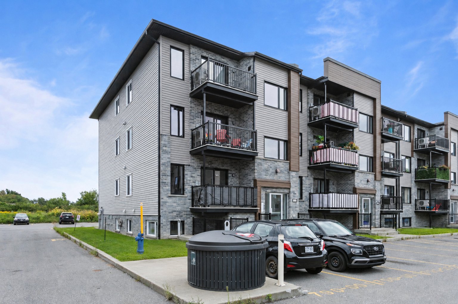 #101 800 Rue Valois