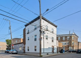383 Rue St-Sauveur