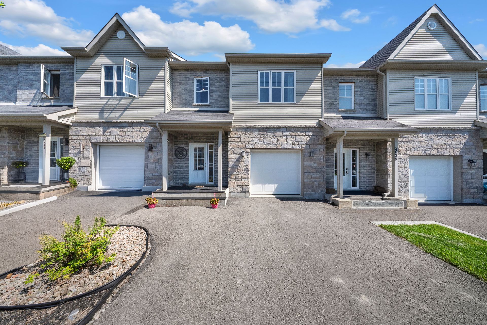 2041 Rue de la Modiste