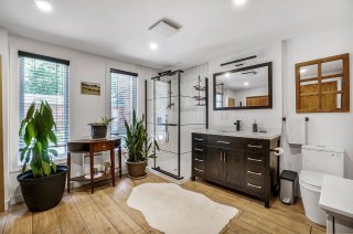 Salle de bains attenante à la CCP