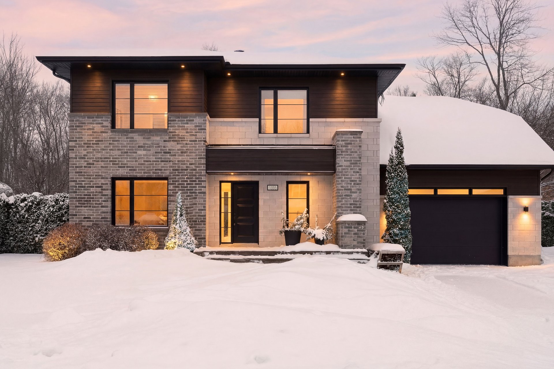 1335 Av. de Louisbourg