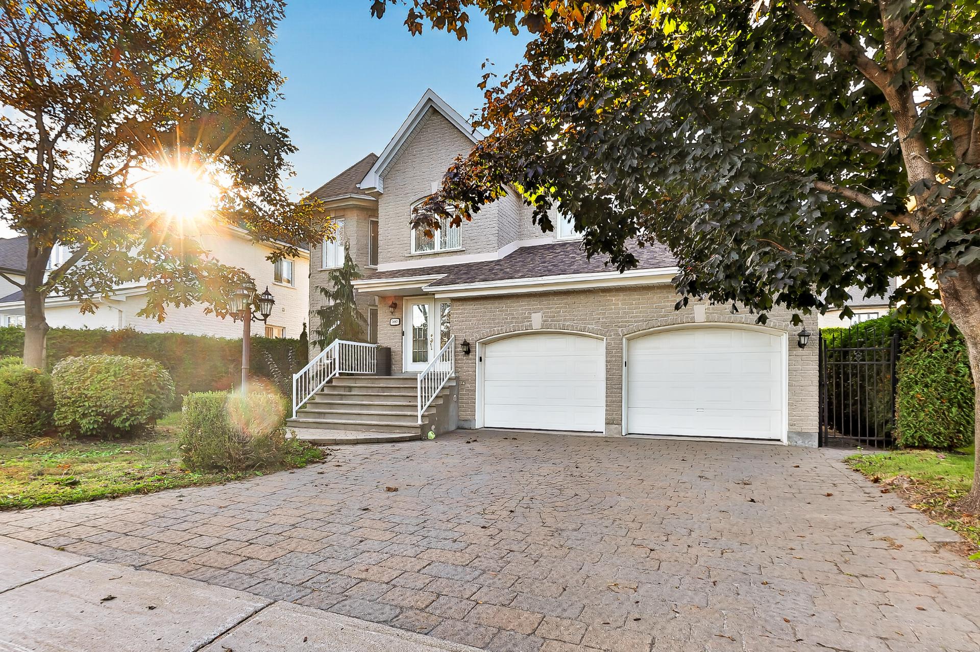 3883 Av. des Généraux